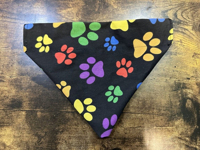 Dogtraining101 Coloured Paws Bandana