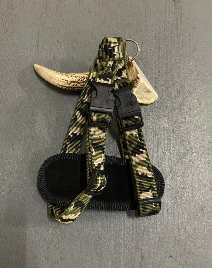 Dogtraining101 Retail Super Store Green Camo-Black Clip-Black Trim Premium Harness (Medium)
