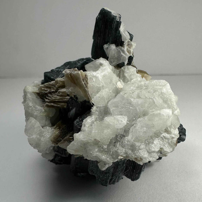 Green Tourmaline with Quarz, Mica and Albite, Brazil