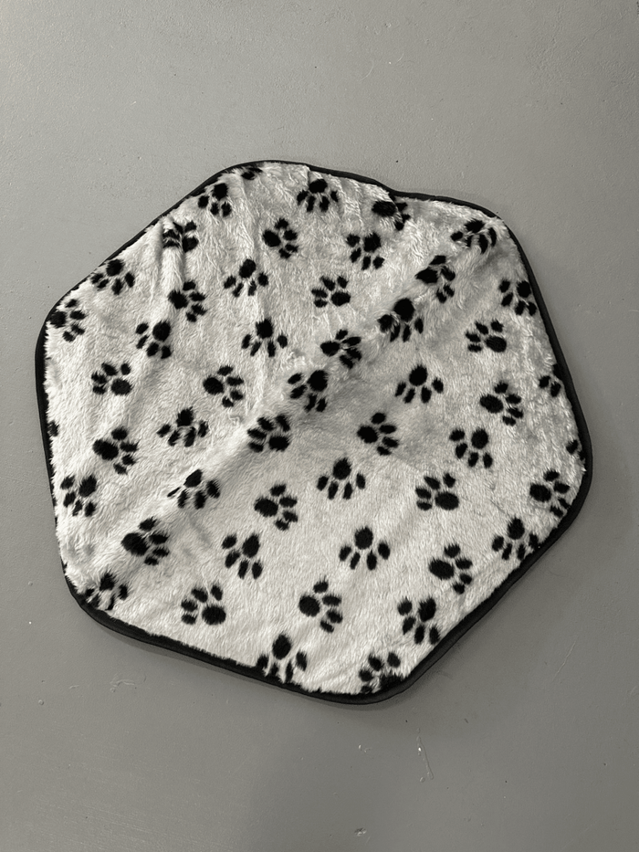 Dogtraining101 Size 5 Grey with Black Paw Hex - Training Mat (Special Buy)