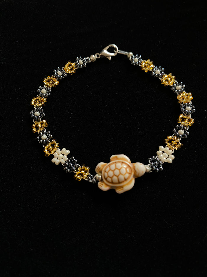 beaded turtle bracelets (variety of colors & sizes)