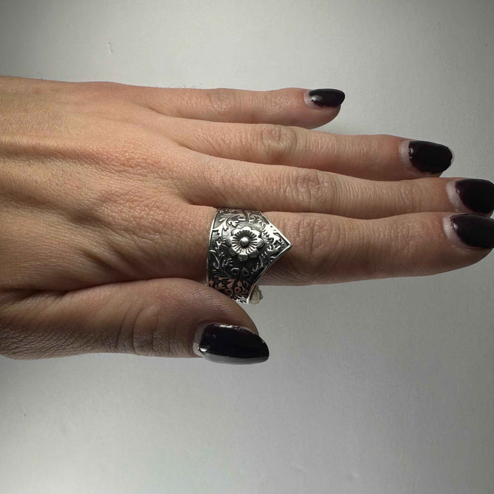 .925 Sterling Flower Ring - Size 10.5 - Smokin Resin Company