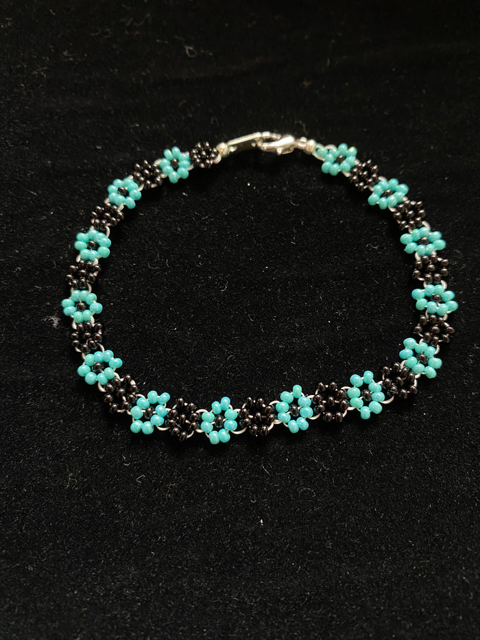 daisy chain bracelets (variety of sizes & colors)