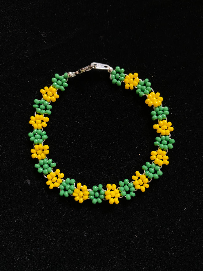 daisy chain bracelets (variety of sizes & colors)