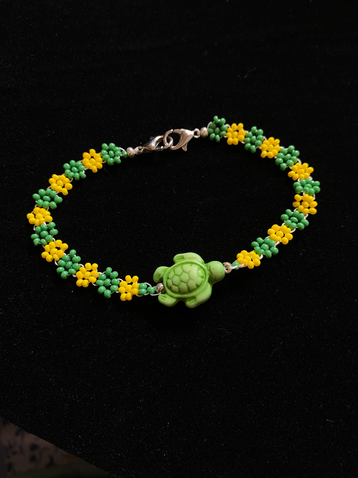 beaded turtle bracelets (variety of colors & sizes)