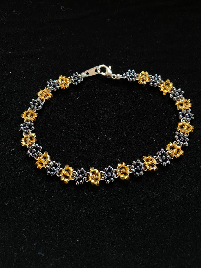 daisy chain bracelets (variety of sizes & colors)