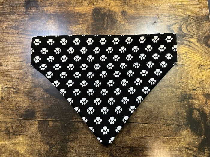 Dogtraining101 Black with White Paws Bandanna