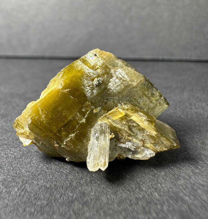 Diamond Quartz on Siderite - Smokin Resin Company