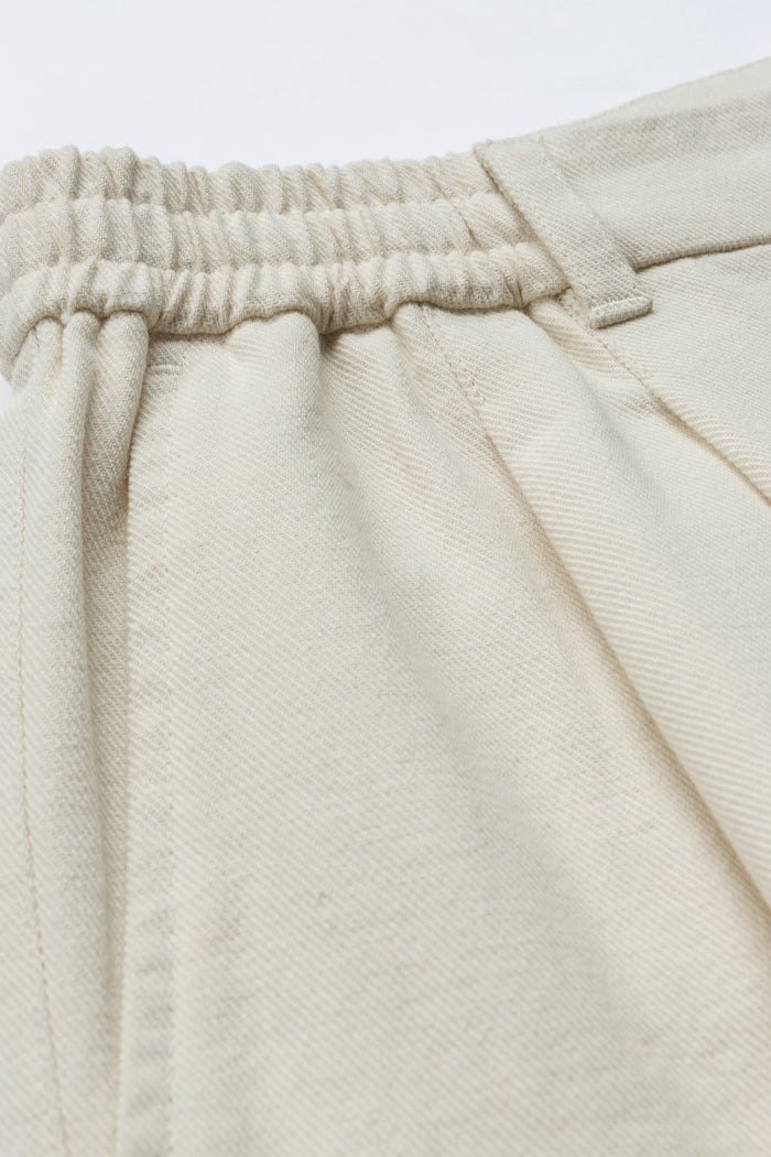 Loose Fit Pleated Easy Short - Stone Twill