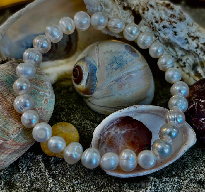 Luminous Grace Freshwater Pearl Bracelet - Smokin Resin Company