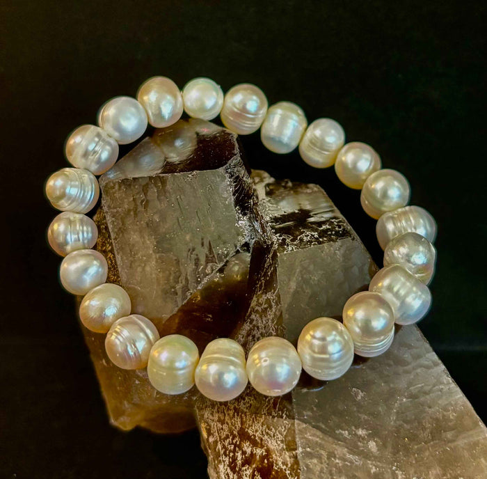 Luminous Grace Freshwater Pearl Bracelet - Smokin Resin Company