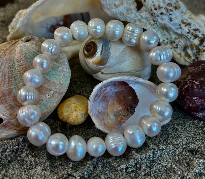 Luminous Grace Freshwater Pearl Bracelet - Smokin Resin Company
