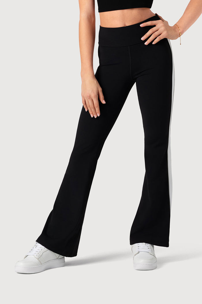 P55677G - Contrast Flare Pant