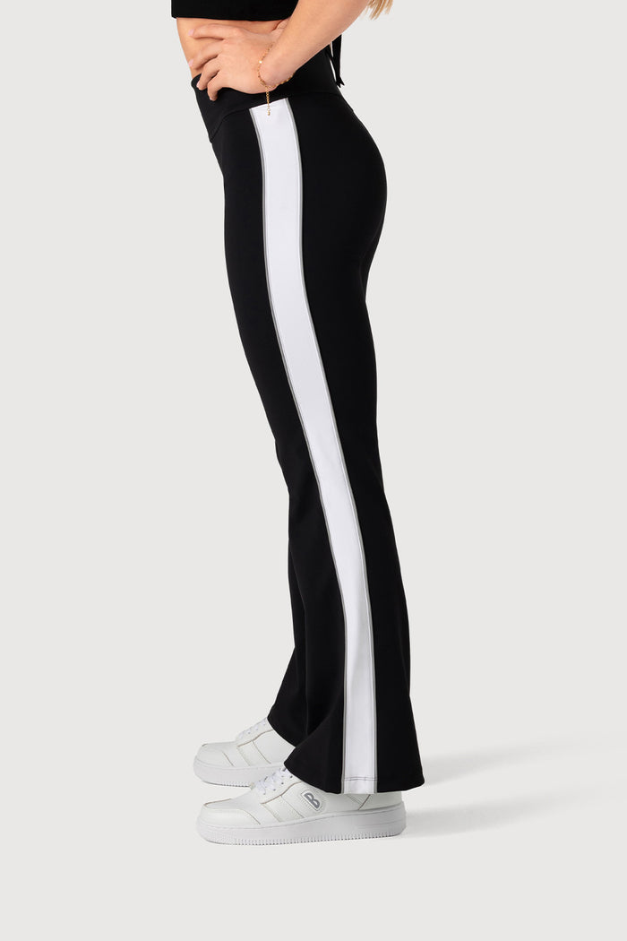 P55677G - Contrast Flare Pant