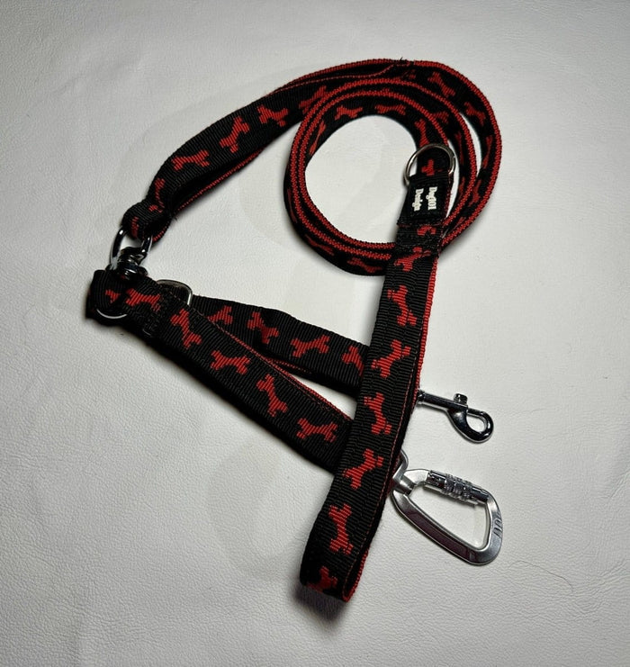 Dogtraining101 Reactive Fancy Red Bone on Black Lead