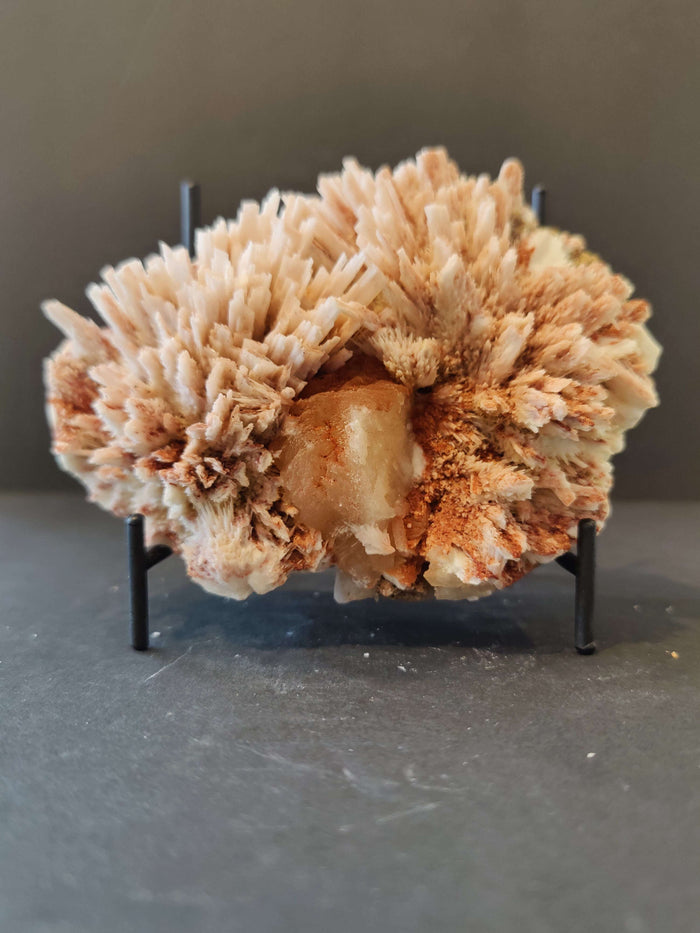 Red Mordenite with Stilbite Specimen 582g - Smokin Resin Company