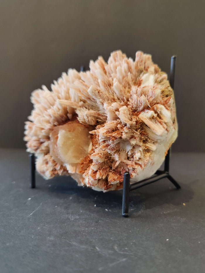 Red Mordenite with Stilbite Specimen 582g - Smokin Resin Company
