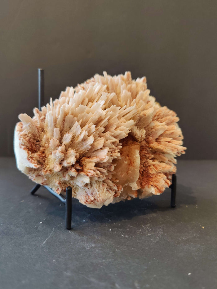 Red Mordenite with Stilbite Specimen 582g - Smokin Resin Company