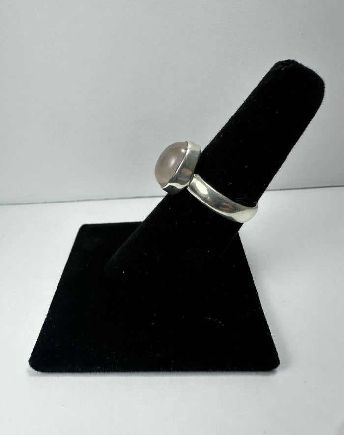 Rose Quartz Oval Cabochon Ring in .925 Sterling Silver Size 6