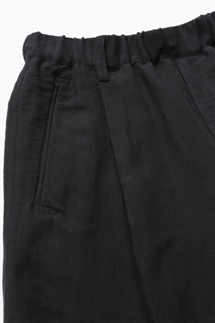 Single Pleated Pull-On Short - Black