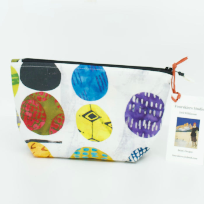 Tumalo Zip - Medium Pouch - Abstract Circles