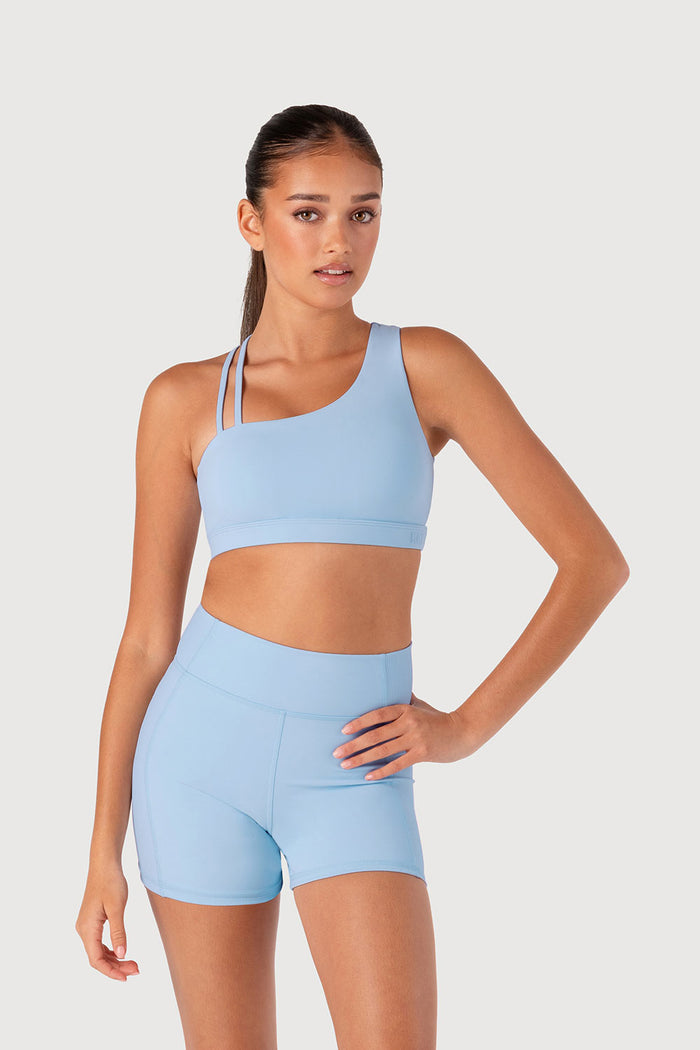 Z55781G - Essence Crop