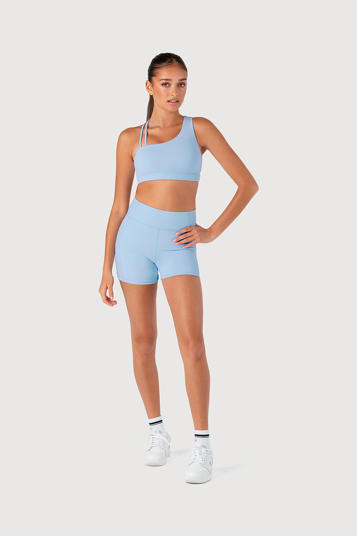 Z55781G - Essence Crop